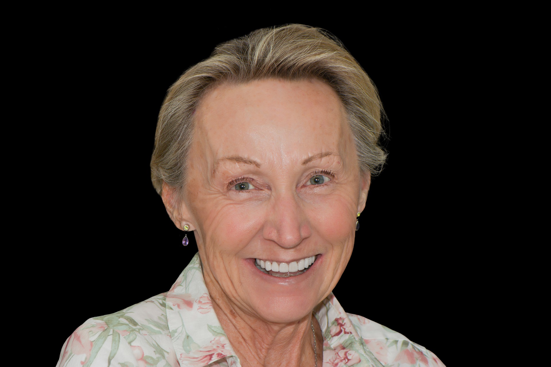 Bright Smiles with Healthy Teeth